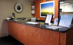 Days-Inn-Winona-Hotel-Lobby-Front-Desk-Minnesota