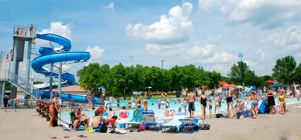 Bob-Welch-Aquatic-Center-Winona-Minnesota-Pool-Slide