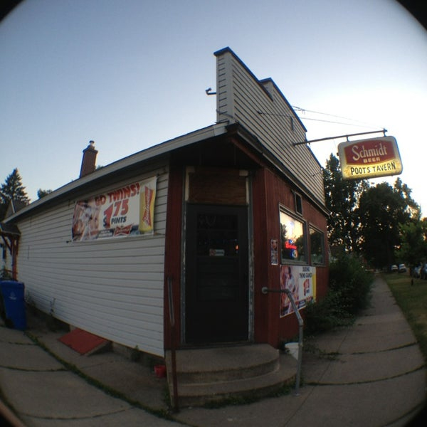 Poots-Tavern-Local-Bar-Winona-Minnesota