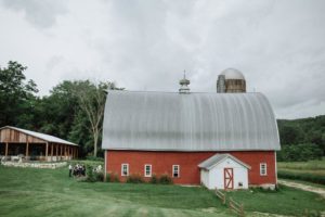 cedar-creek-barn-venue-winona-minnesota-wedding-outdoor-event