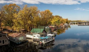 Visit Winona Houseboats on Latsch Island in the backwaters of the Mississippi River in Winona, Minnesota