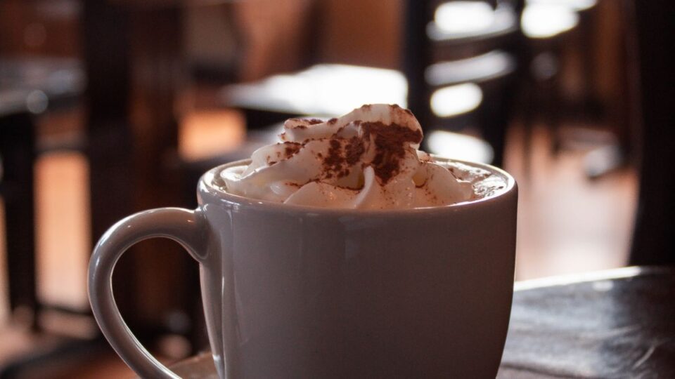 acoustic cafe hot chocolate la