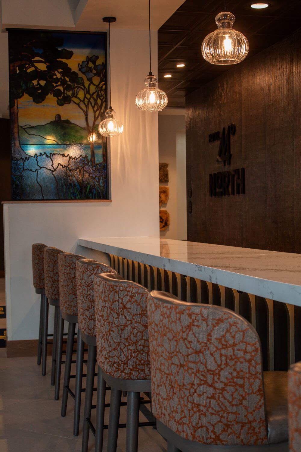 hotel 44 north latitude lounge bar seating