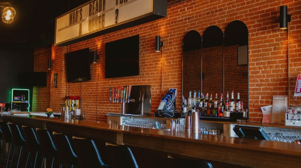 bevee social bar la