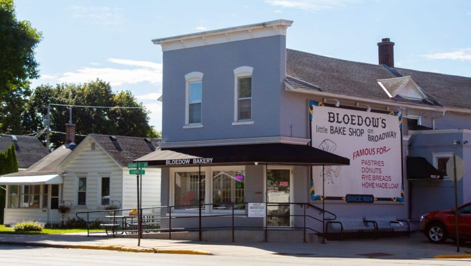 bloedows bakery exterior sept26 la (5)