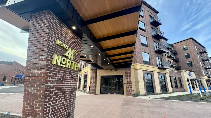 hotel 44 north entrance winona minnesota downtown lodging