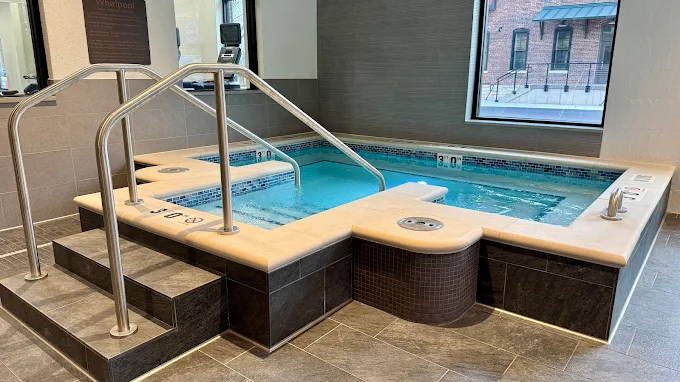 hotel 44 north hot tub winona minnesota downtown lodging