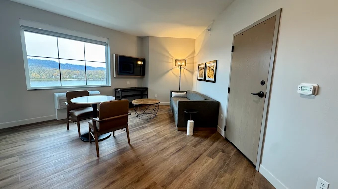 hotel 44 north room winona minnesota downtown lodging