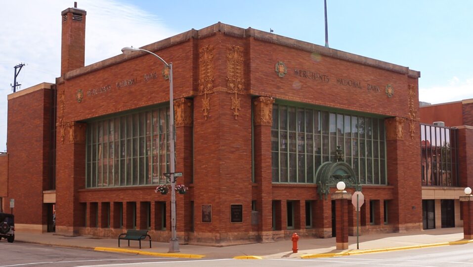 merchantsbanklocation winonadowntown