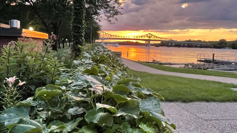 spring mississippi river levee sunset heidi wobig web