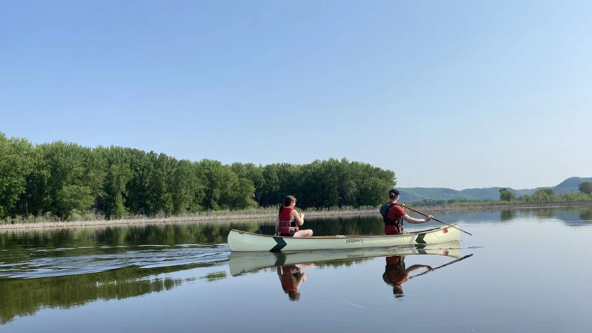 winona outdoor collaborative backwaters paddle